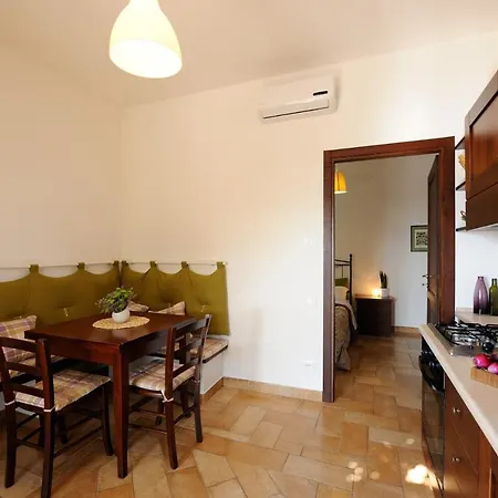 Il Vecchio Mandorlo Farm stay
