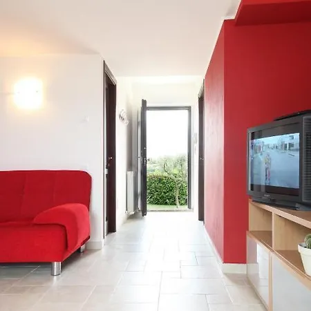 Il Vecchio Mandorlo Farm stay *