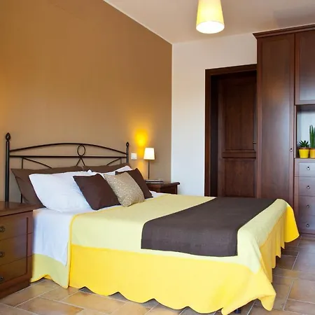 Il Vecchio Mandorlo Κατάλυμα σε φάρμα