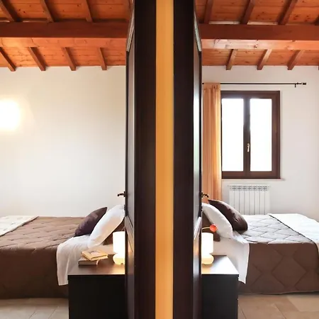 Il Vecchio Mandorlo Κατάλυμα σε φάρμα Περούτζια