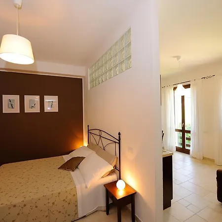 Il Vecchio Mandorlo *