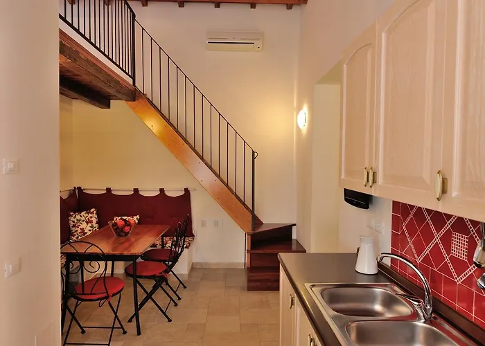 Il Vecchio Mandorlo Farma